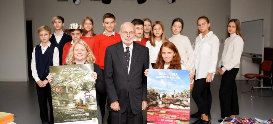 Embajador de Colombia en Rusia, Alfonso López Caballero, visitó la Escuela Internacional 