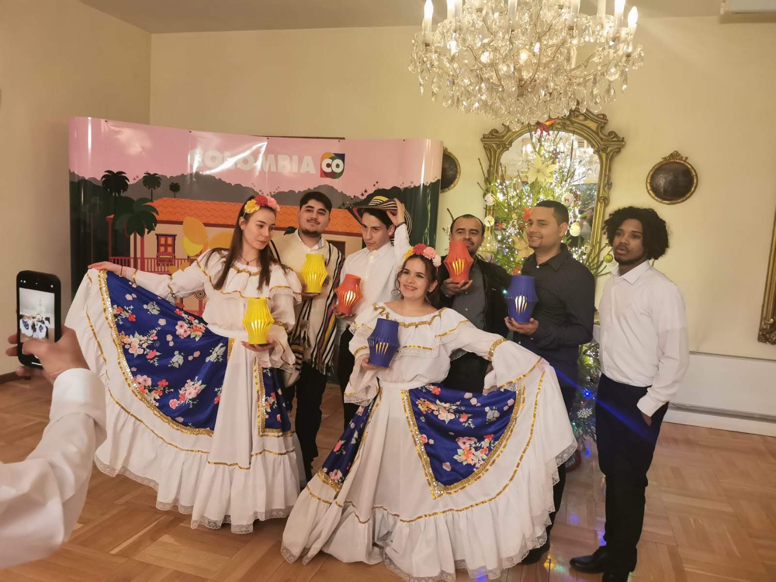 Comunidad colombiana en Rusia celebró el Día de las Velitas en el marco de actividades realizadas por la Embajada de Colombia