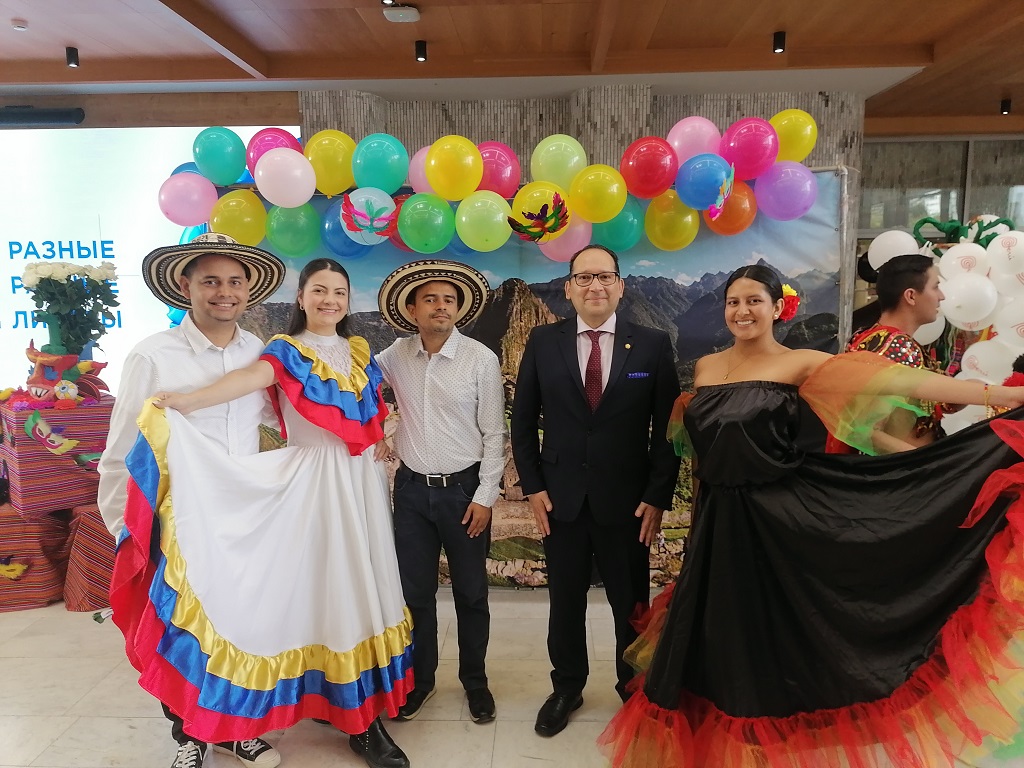 Embajador de Colombia en Rusia participó en la inauguración de la Semana Cultural Sudamericana en la Universidad de la Amistad de los Pueblos