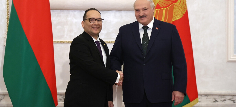 Embajador de Colombia entregó Cartas Credenciales  al Presidente de Belarús