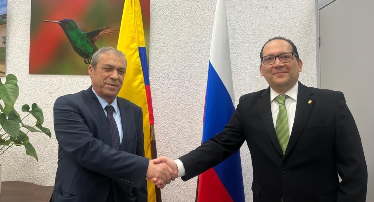Embajador de Colombia en Rusia, Héctor Arenas Neira, saluda al Embajador del Estado de Palestina ante la Federación de Rusia, Abdelhafiz Nofal