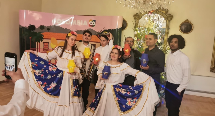 Comunidad colombiana en Rusia celebró el Día de las Velitas en el marco de actividades realizadas por la Embajada de Colombia